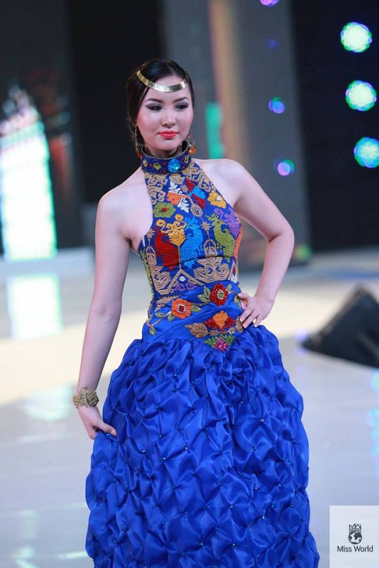  Beautiful mongol woman Pagmadulam Sukhbaatar photo